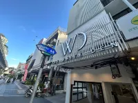 The White Den Sukhumvit 44