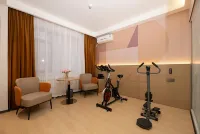 Yayue Hotel (Shihezi Xingfu Road Pedestrian Street)