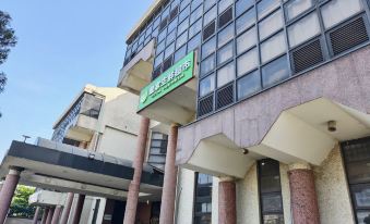 JUN YUE VI Lagos hotel(Royal Hospital,Landmark Centre)
