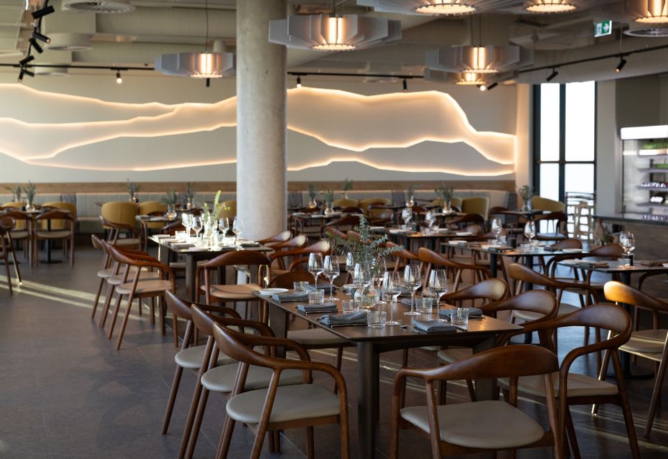 2. 크라운 플라자 ..