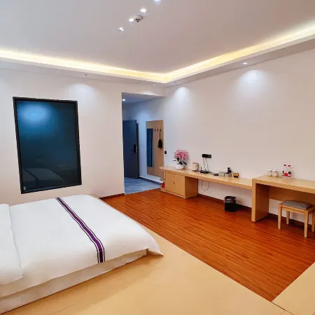 Jisandongzhu Homestay (Meili Snow Mountain Scenic Area)