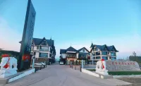 Erguna Guna Style Manor