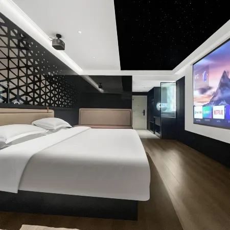 Crystal Designer High-Rise Hotel (Donghai High-Speed Railway Station Pedestrian Street)