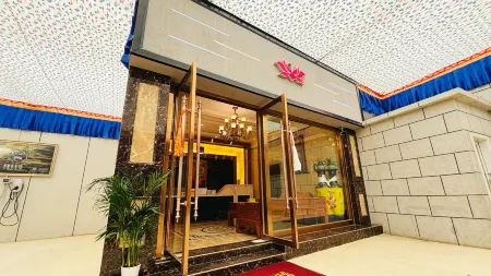 Aba Nuantu Hotel Отели рядом с достопримечательностью «Langyi Temple»