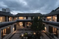Shaxi Ruoliu Designer Resort Hotel