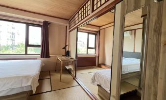 Hongduan Hesu Hotel (Beijing Guomao Hujialou Subway Station)