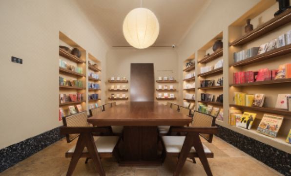 Dalian Xinghai Square Century City Sculpture Sea View Atour Hotel