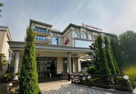 HuaYue Mansion Hotel Отели рядом с достопримечательностью «ИСПОЛНИТЕЛЬНЫЙ КОМИТЕТ РЕГИОНАЛЬНОЙ АНТИТЕРРОРИСТИЧЕСКОЙ СТРУКТУРЫ ШАНХАЙСКОЙ ОРГАНИЗАЦИИ СОТРУДНИЧЕСТВА»