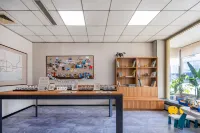 Qingdao Sifang Hotel East Building (Taidong Pedestrian Street Small Village Subway Station) - Spor Salonu