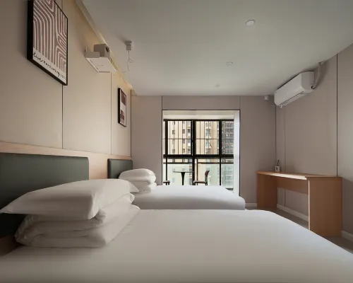 Lanfeng Homestay (Kunming Railway Station Branch) Hotels near محطة كونمينغ للسكك الحديدية