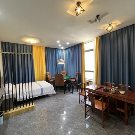 Shiguang Homestay (Luobin Avenue)
