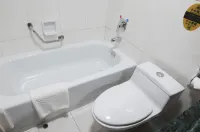 榮成石島賓館（石島人家景區店） Отели в г. Жунчэн