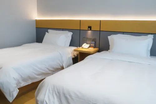 Golden Rome Fifth Season Hotel Hotels in Cangzhou