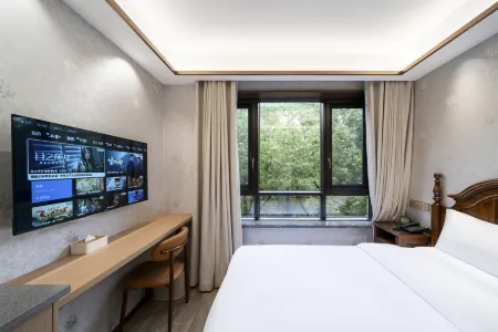 SHIYI HOTEL Отели рядом с достопримечательностью «Fudan University Environmental Science and Engineering Department»