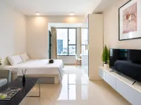 Rivergate Central Hotels near Russian Market