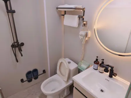 Jinming Hotel Отели рядом с достопримечательностью «Wanxiang Cave Scenic Area»