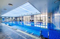 Days Hotel & Suites by Wyndham Sichuan Jiangyou - Pools