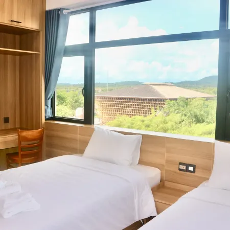 Blue Waves Hotel Отели рядом с достопримечательностью «Van beach»