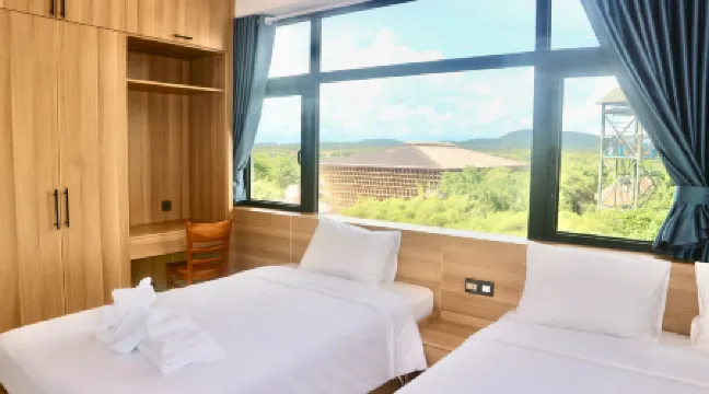 Blue Waves Hotel Отели рядом с достопримечательностью «Grand World Phu Quoc»