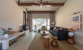 Zizai Courtyard Shizi