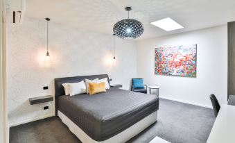 Indulge Apartments - CBD
