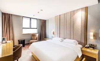 Jinyu Hotel (Shantou High-Speed Railway Station Zhujiang Food Street)