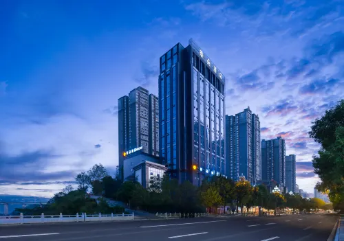 Jiduo Hotel (Shizhu County) - parking