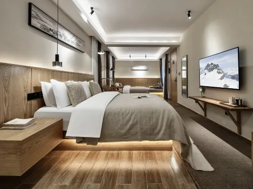 Dali Huiyin Designer Light Luxury Homestay (Ancient City South Gate)