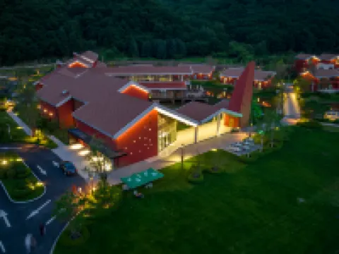 Wangchunshan Xiyue Hot Spring Hotel