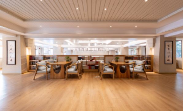 Meishan Hotel (Sansu Temple Wanda Plaza Branch)