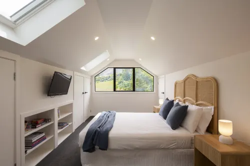 Coronet Peak View | 3BR Home with Hot Tub & Garden - Villas