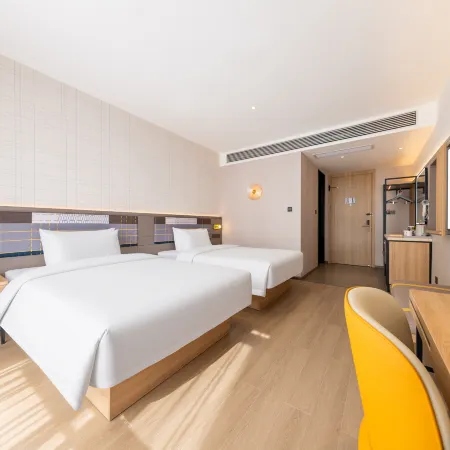 Home Inn Plus (Mianyang Municipal Government High‑Speed Rail Station Branch)