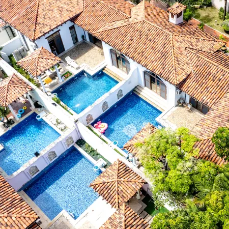 Sanya Haitangwan single-family pool villa
