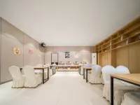 Super 8 Select Hotel (Tongliao Xiangyang Street)