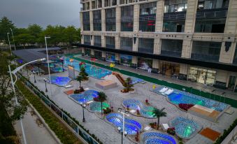 Mehood Lestie(Zhaoqing East Station Dinghu Mountain Scenic Area Store)