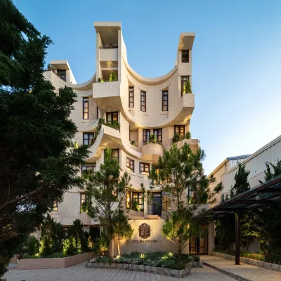 Hôtel Fantaisie Hotel berhampiran Stesen Kereta Api Da Lat
