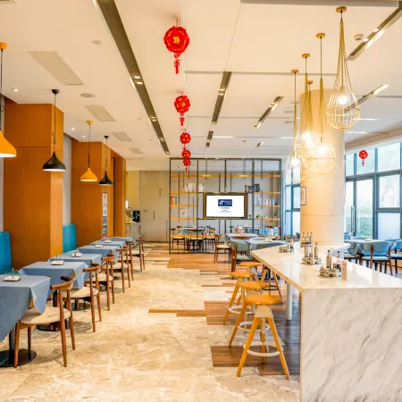 Holiday Inn Express SHAOXING PAOJIANG by IHG