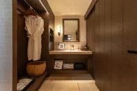 Langyue Hot‑spring Resort Homestay (Xinzhou Ancient Town Branch) - parking