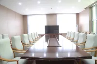 Lake Jingpo Lakeside Resort Hotel - Pet friendly