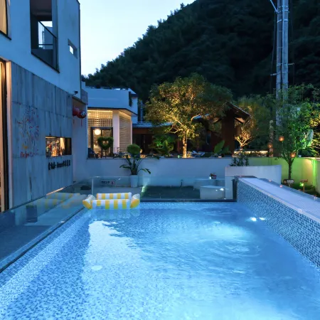 Yun Zizai · Azure Tea Mountain Creek House · Mountain Wild Swimming Pool Homestay