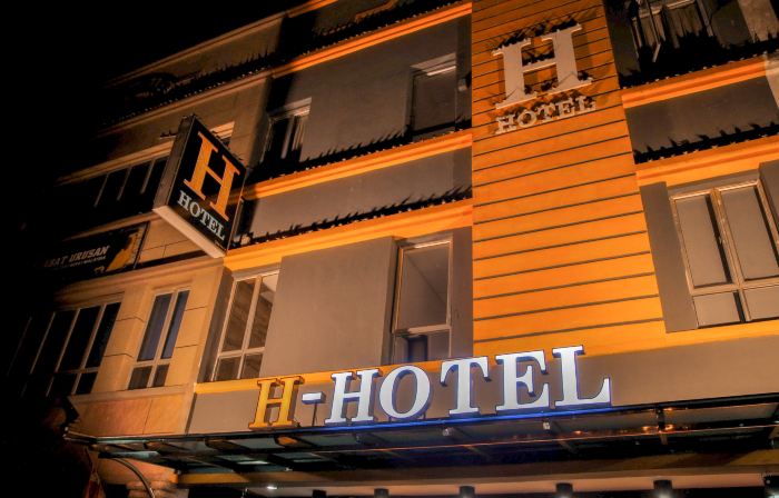 เอช โรงแรม เซอกามัต
