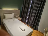 Hotel 99 Kelana Jaya (PJ) Các khách sạn gần Trung tâm mua sắm Evolve Concept Mall