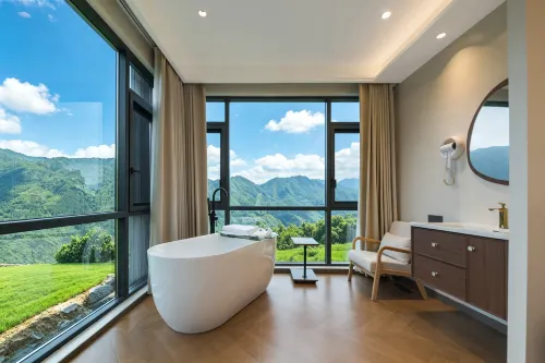 Jiduqing · Vancilando Panoramic Art Vacation Apartment (Congjiang Jiabang Terrace Scenic Area) - ที่มีอ่างอาบน้ำ