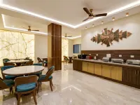 Hotel Square Plaza Hotels near JNU