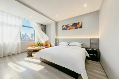 Home Inn Baiyun Hotel (Longyan Institute of Technology Wanda Plaza Branch) Hotels in Longyan
