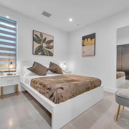 Modern Villa with Pool | BBQ | Putting Green