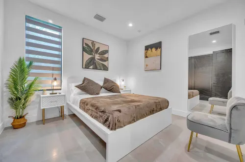 Modern Villa with Pool | BBQ | Putting Green - Bungalows