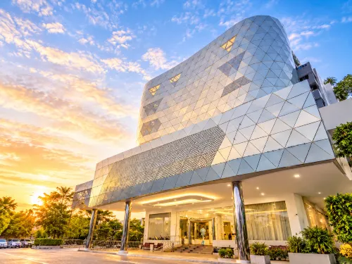 Morakot Hotel Chumphon - 3 tähden