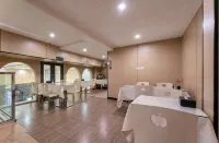 Bin Huilanting Hotel (Ma'anshan High-Speed Rail East Station) - parkir