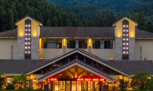 HongYa Minjiang Donghu Wawu Mountain Hot Spring Resort Hotel